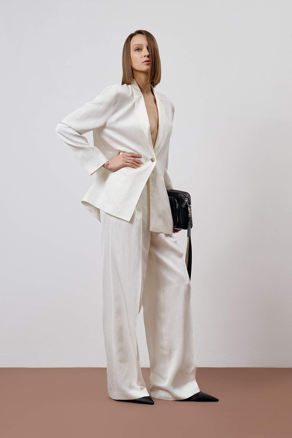 Жакет однобортный белый VASSA CODE, пол женский, цвет белый