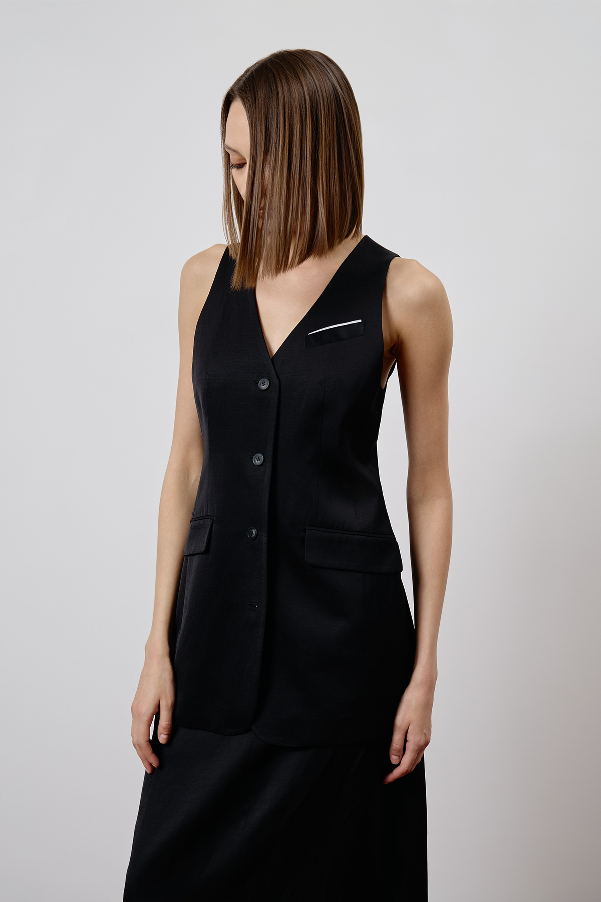 Жилет черный VASSA CODE, пол female, цвет black