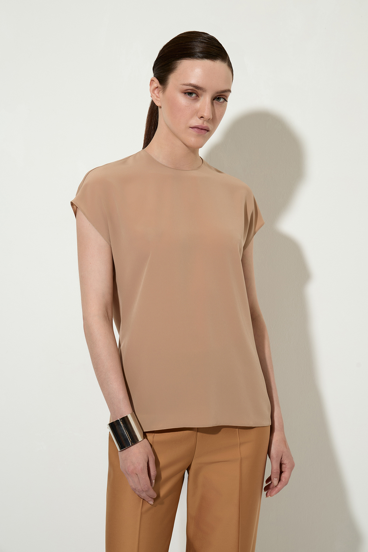 Блузка со спущенной линией плеча VASSA&Co, пол женский, цвет бежевый