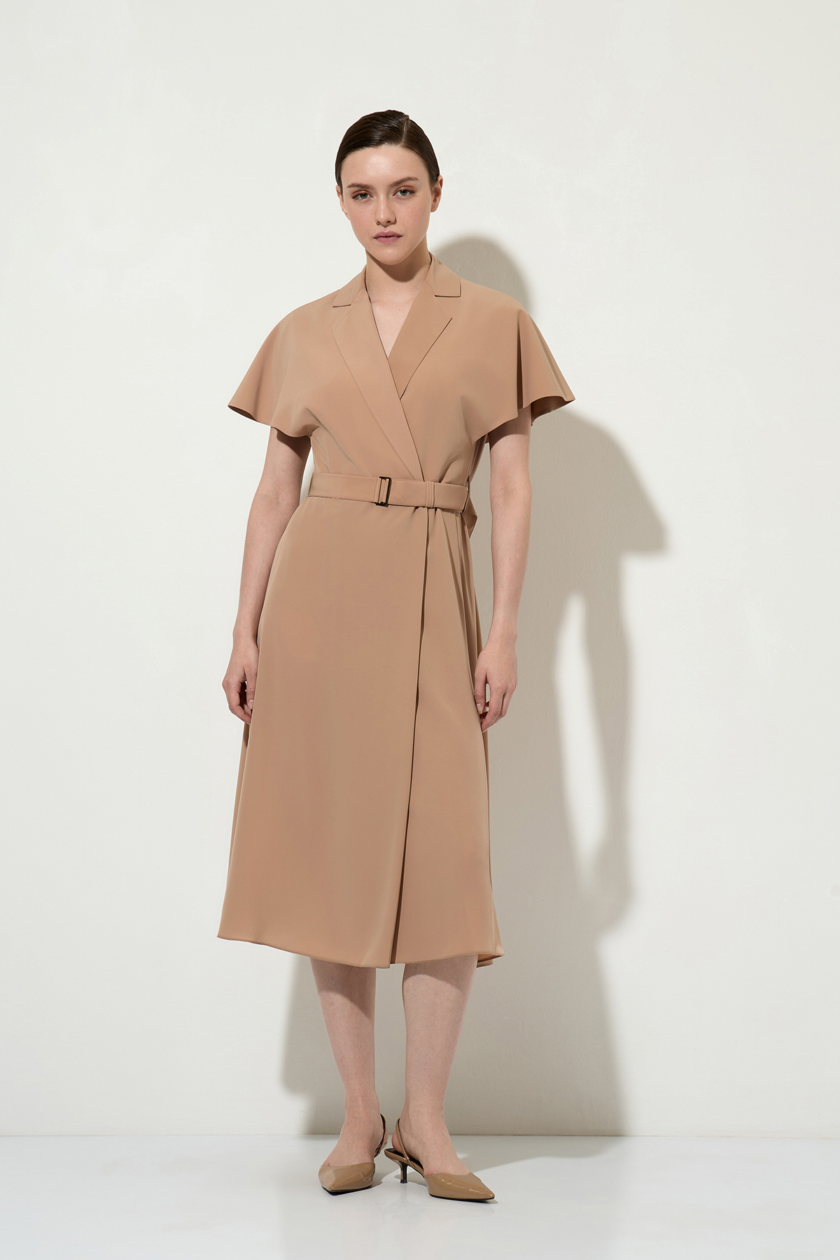 Платье , пол женский, цвет бежевый