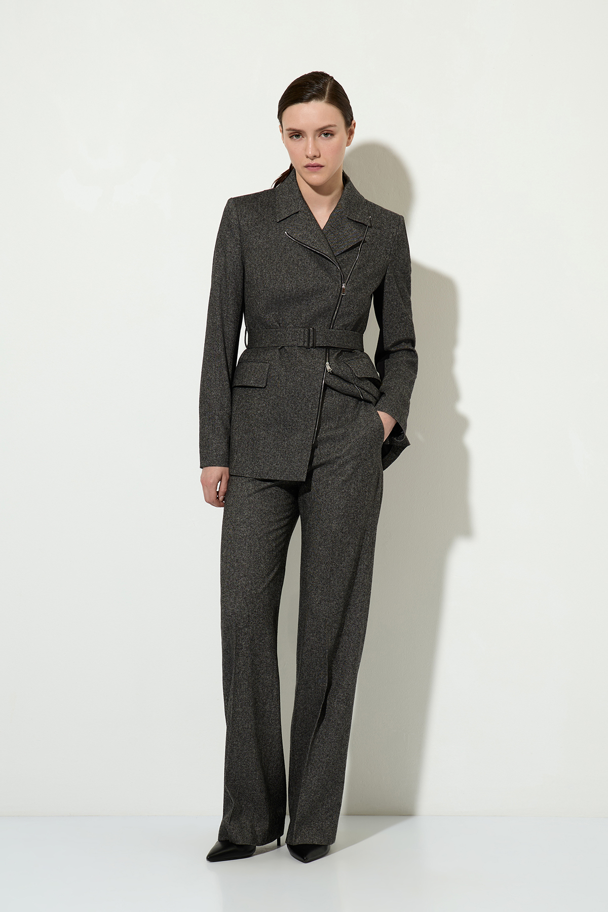 Брюки прямого кроя из полушерсти VASSA&Co, пол female, цвет серый