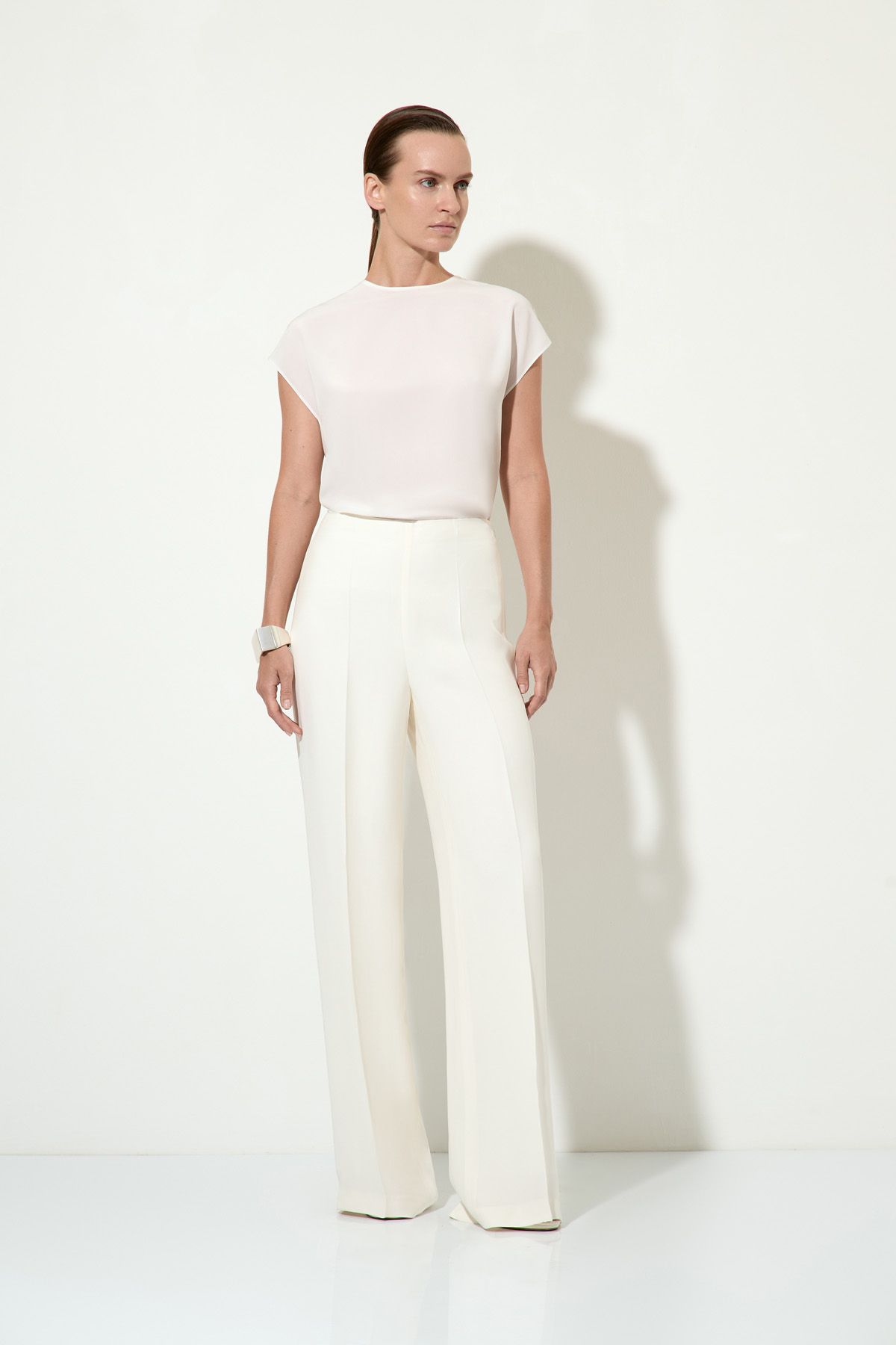 Брюки VASSA&Co, пол female, цвет white