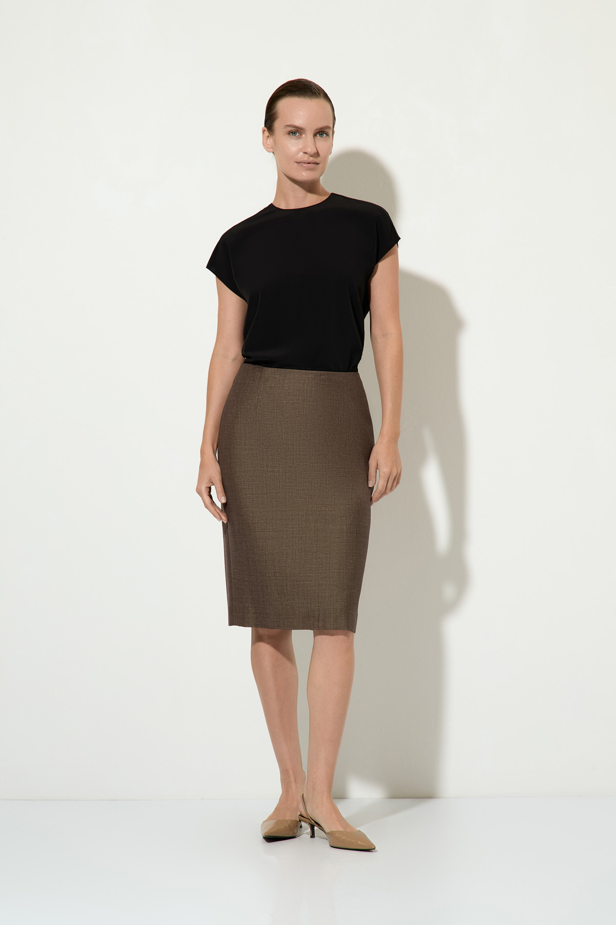 Юбка-карандаш VASSA&Co, пол женский, цвет коричневый