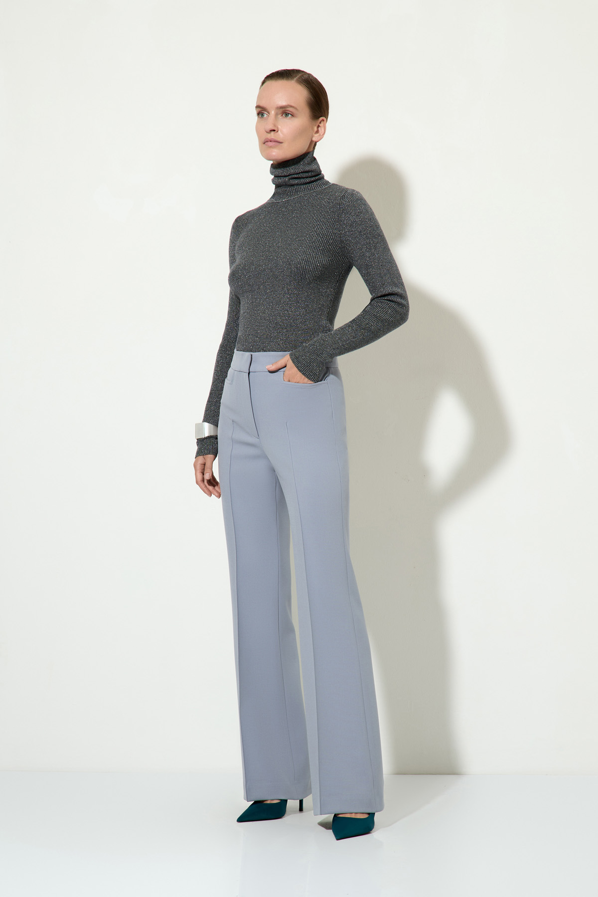 Водолазка с люрексом VASSA&Co, пол female, цвет серый