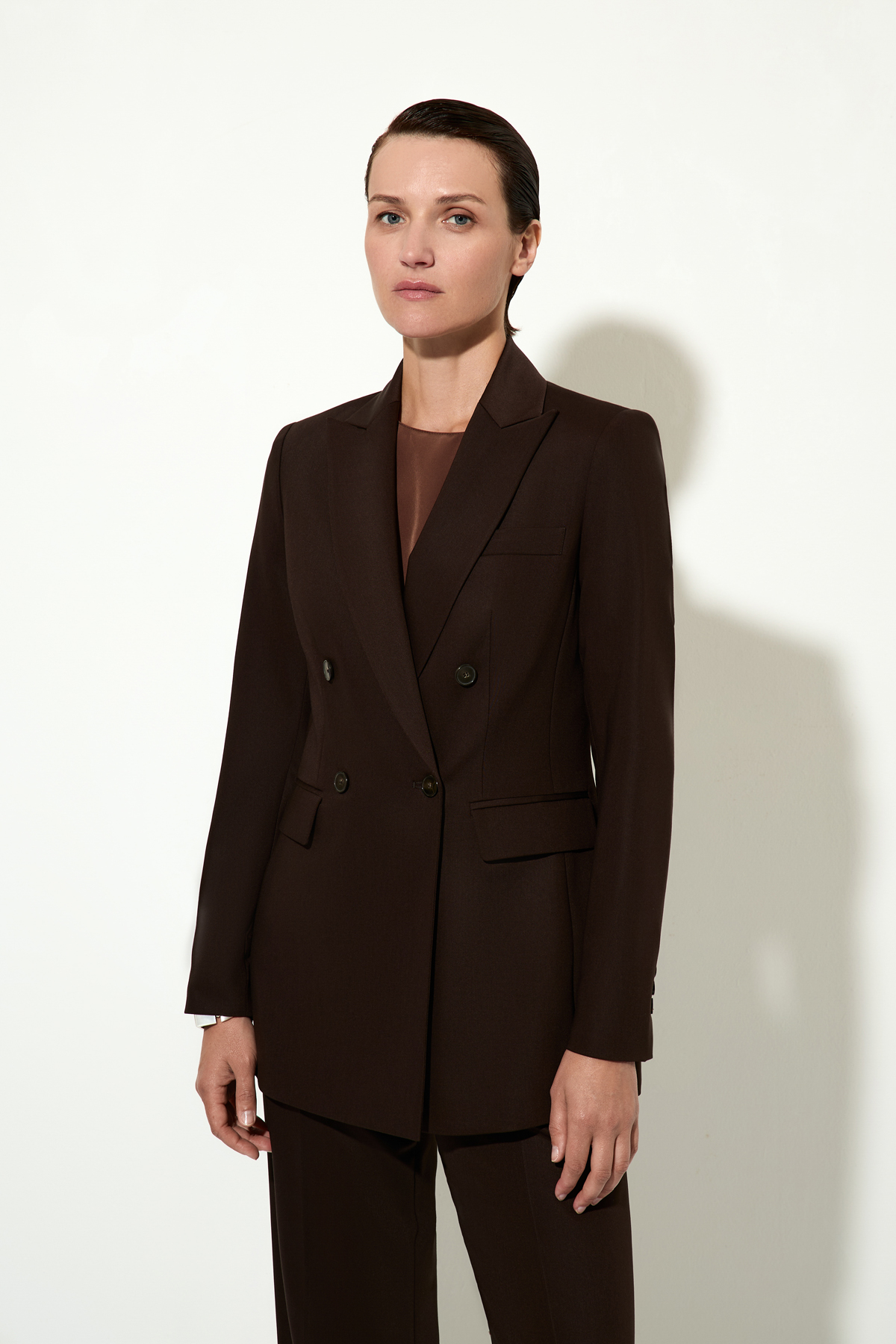 Жакет классический VASSA&Co, пол женский, цвет коричневый