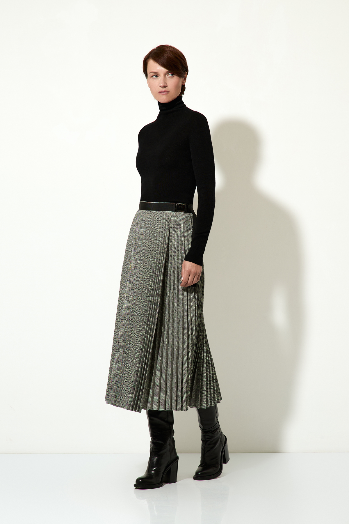 Водолазка из шерсти мериноса VASSA CODE, пол женский, цвет черный