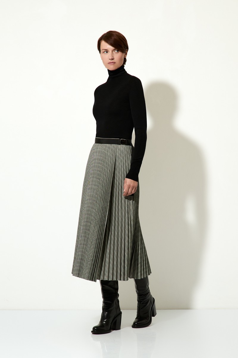 Водолазка из шерсти мериноса VASSA CODE, пол женский, цвет черный