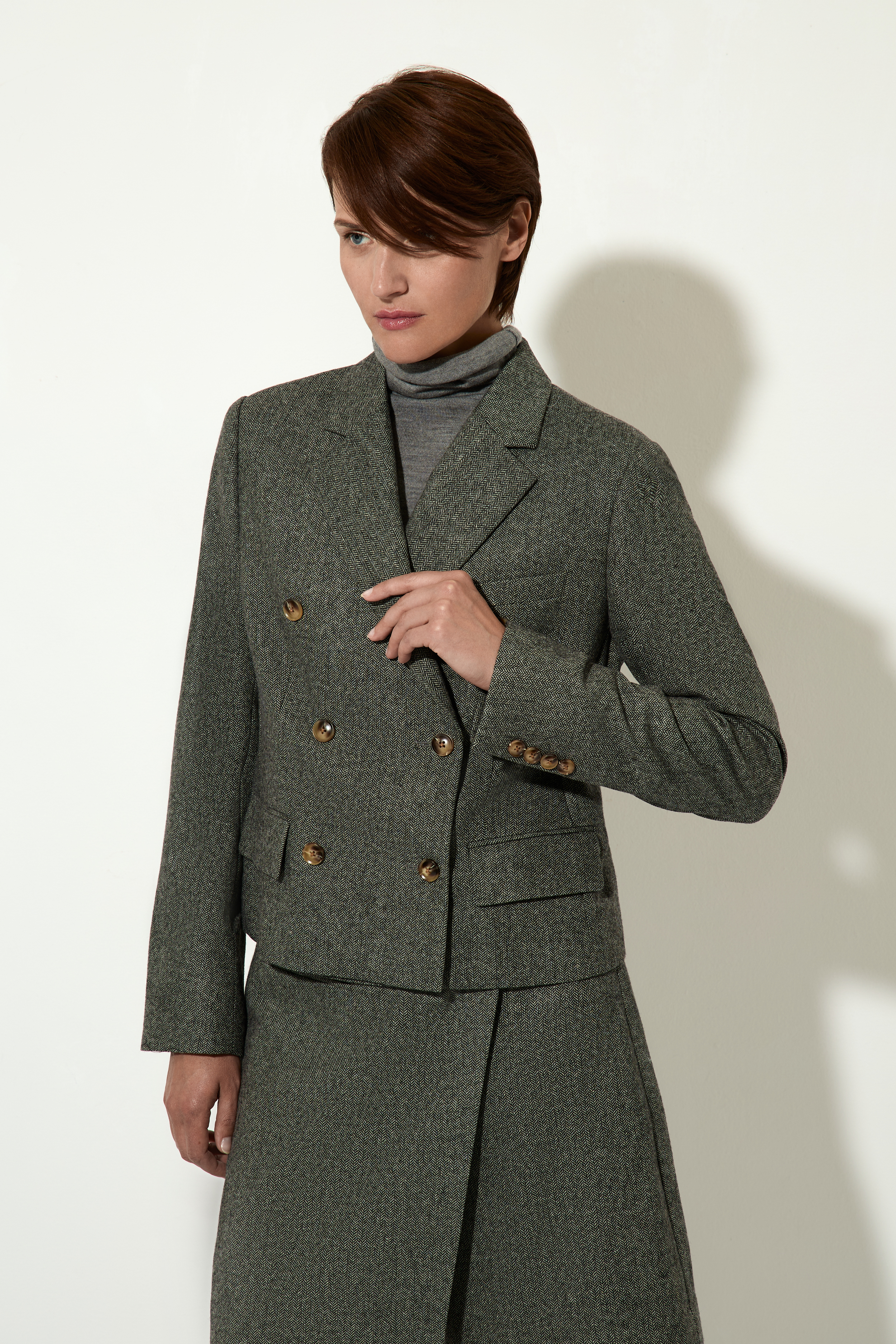 Двубортный жакет VASSA CODE, пол женский, цвет серый