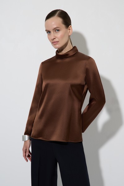 Блузка с воротником VASSA&Co, пол женский, цвет коричневый