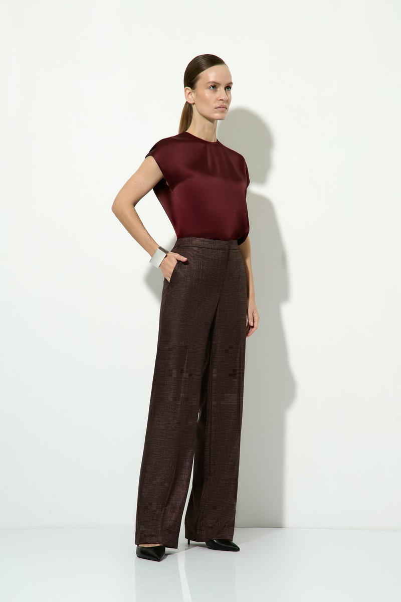 Брюки со стрелками VASSA&Co, пол женский, цвет бордовый