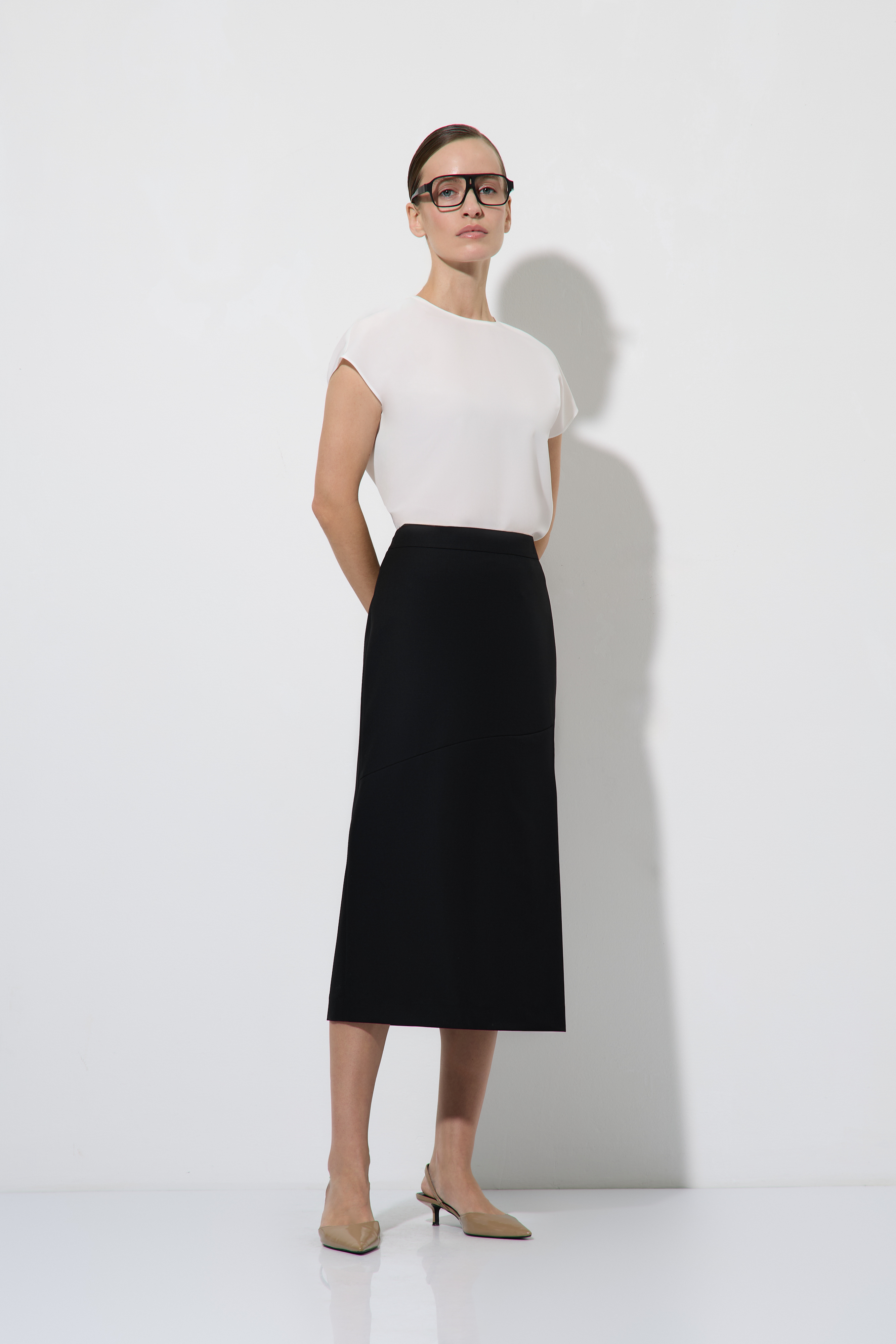 Юбка-миди с разрезом VASSA&Co, пол женский, цвет черный