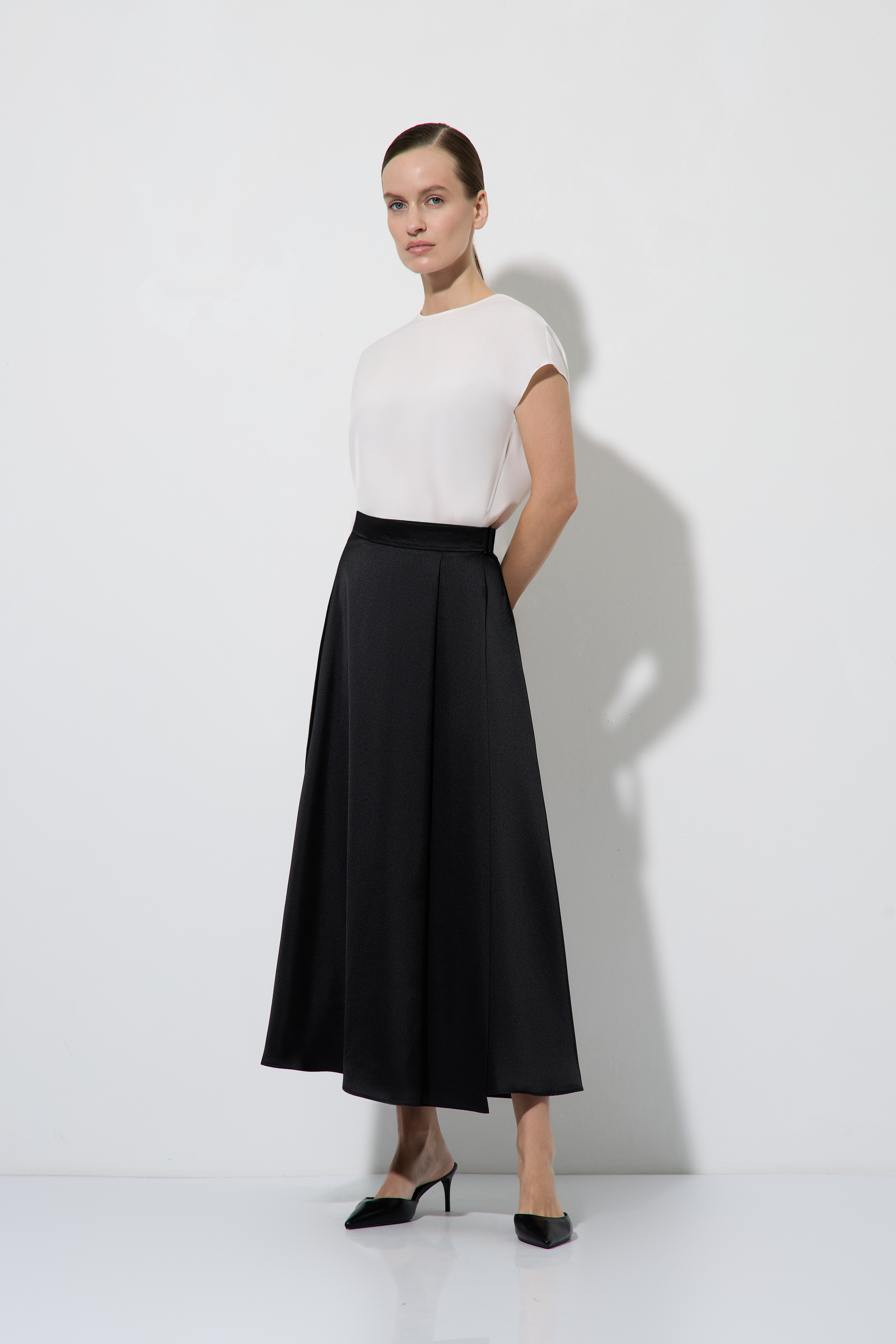 Атласная юбка-макси VASSA&Co, пол женский, цвет черный