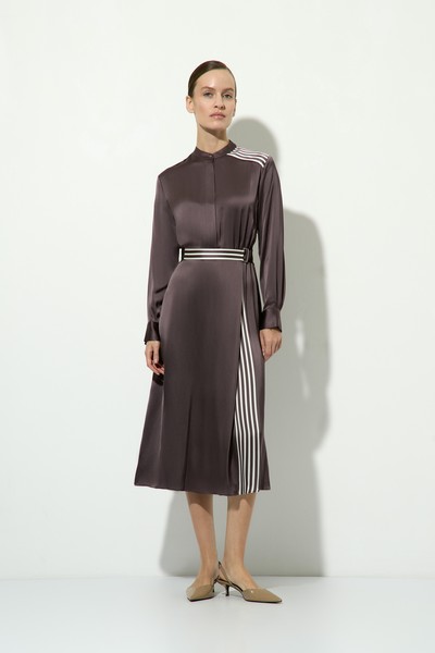 Атласное платье из вискозы VASSA&Co, пол женский, цвет коричневый