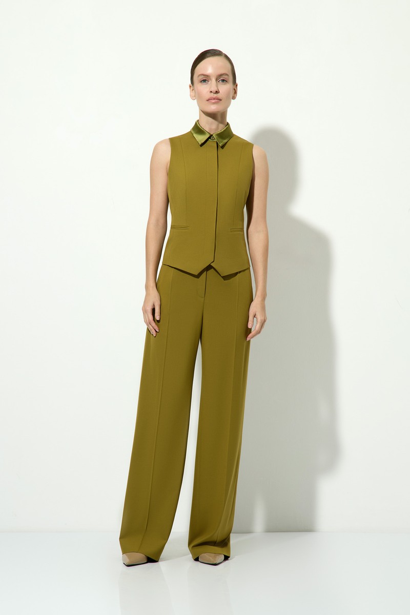 Жилет с атласным воротником VASSA&Co, пол female, цвет green