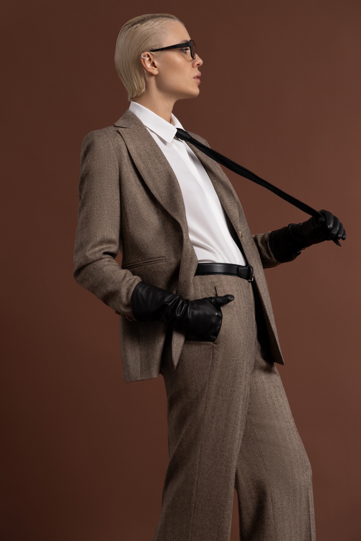 Брюки прямого кроя VASSA&Co, пол женский, цвет коричневый