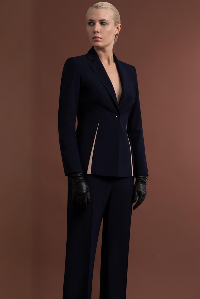 Однобортный жакет приталенного силуэта VASSA&Co, пол женский, цвет синий