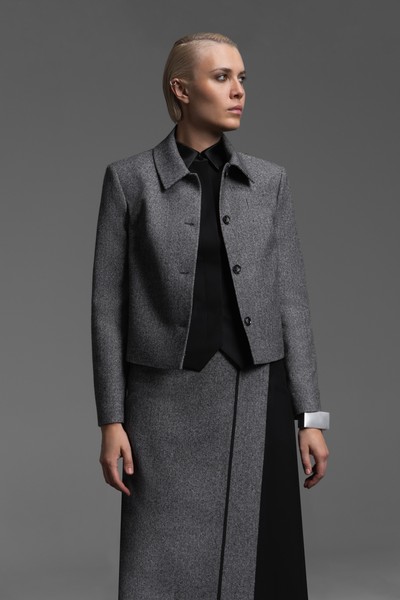 Укороченный однобортный жакет VASSA&Co, пол женский, цвет серый