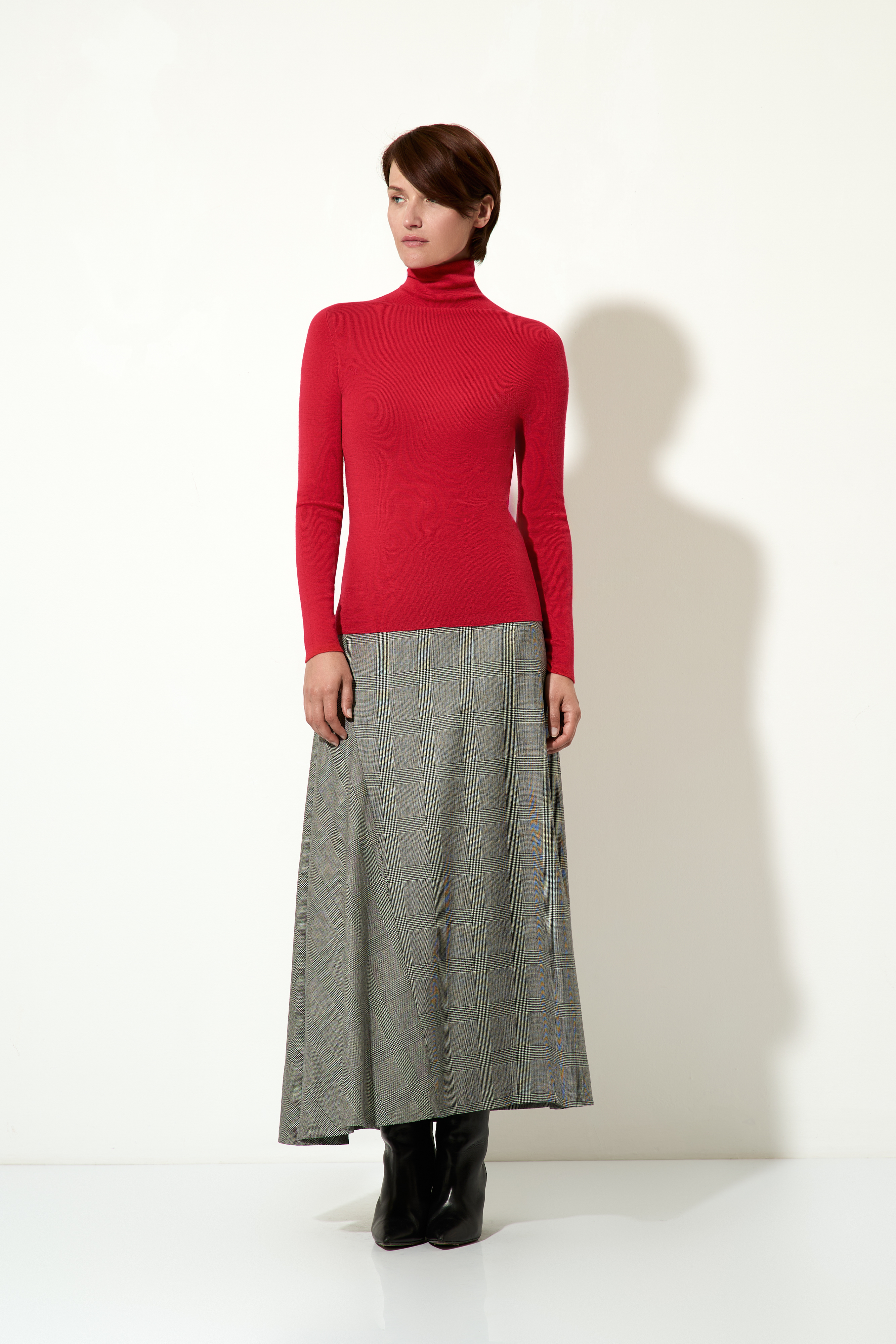 Водолазка из шерсти мериноса VASSA CODE, пол женский, цвет красный