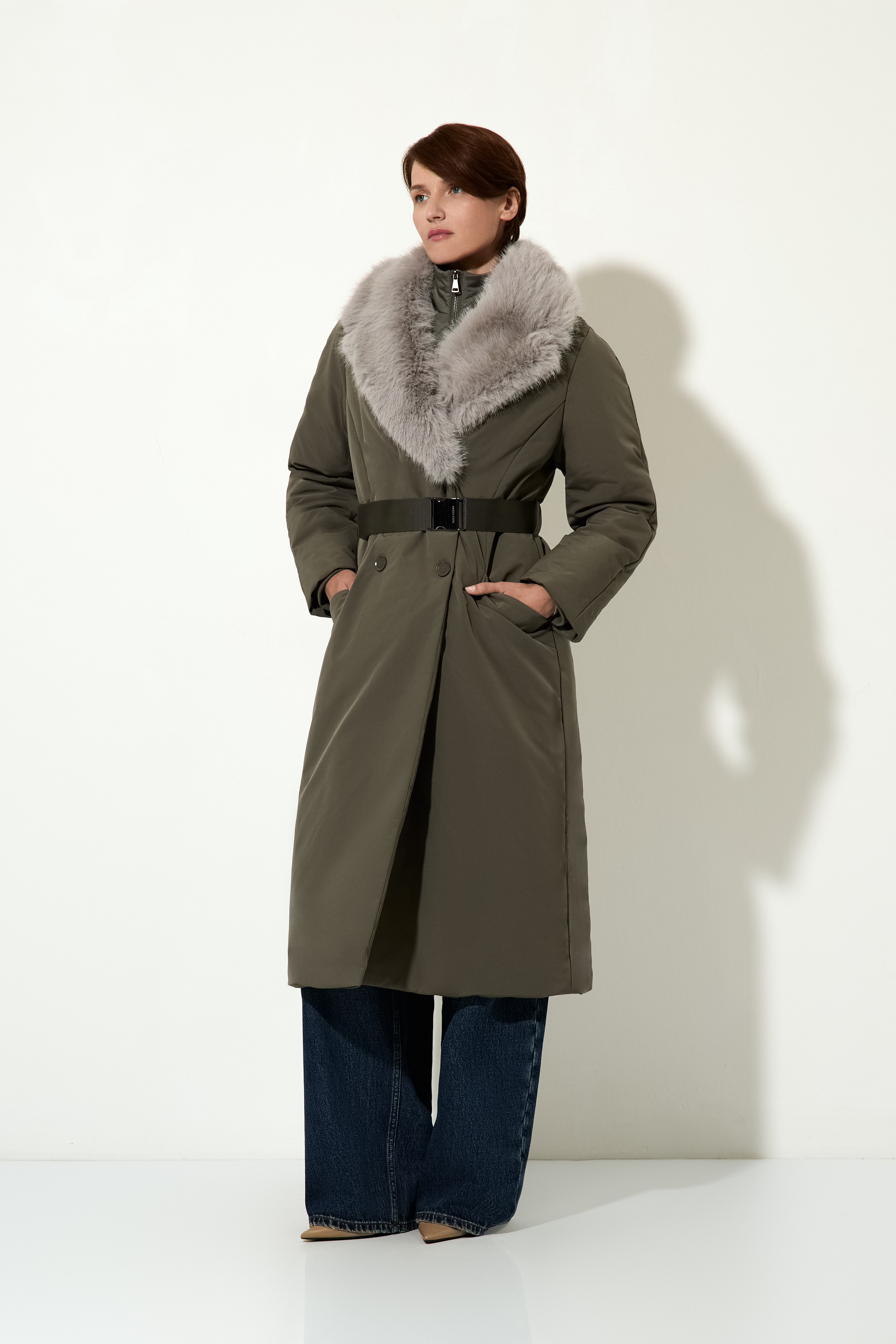 Утепленное пальто VASSA CODE, пол женский, цвет серый