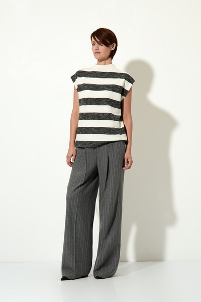 Жилет из тонкого трикотажа VASSA CODE, пол женский, цвет серый