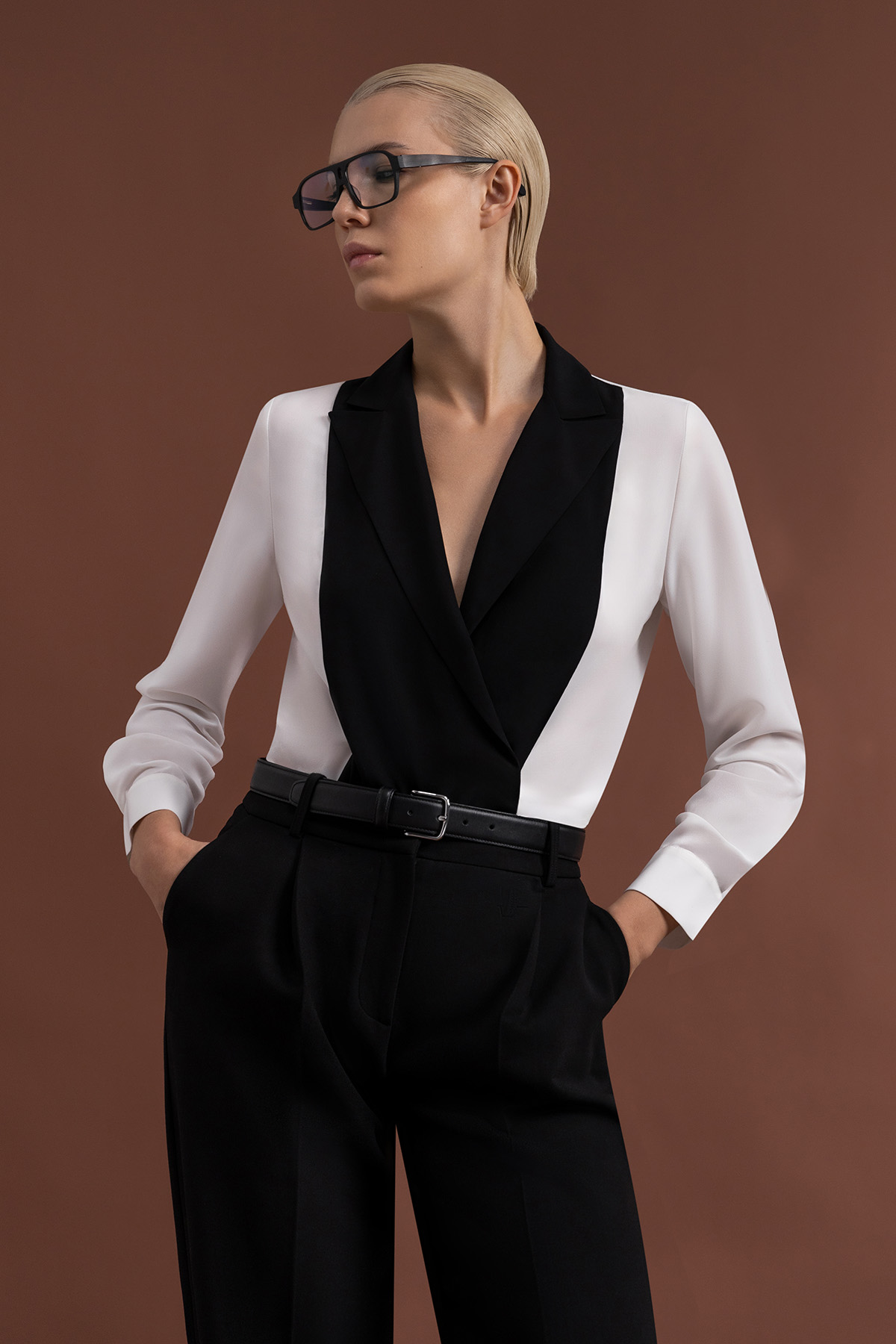 Блузка с английским воротником VASSA&Co, пол женский, цвет белый