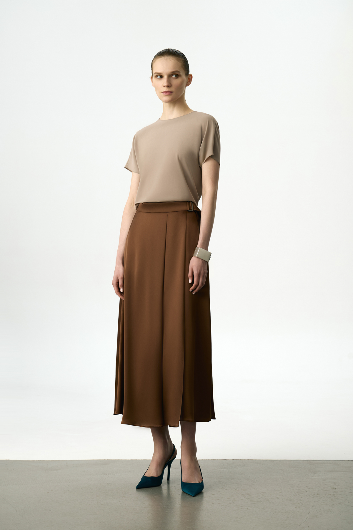 Юбка атласная VASSA&Co, пол женский, цвет коричневый