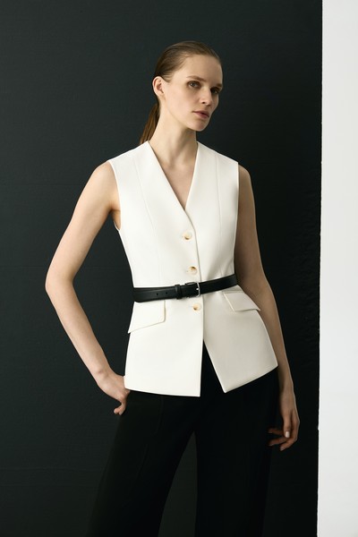 Удлиненный приталенный жилет VASSA&Co, пол женский, цвет белый
