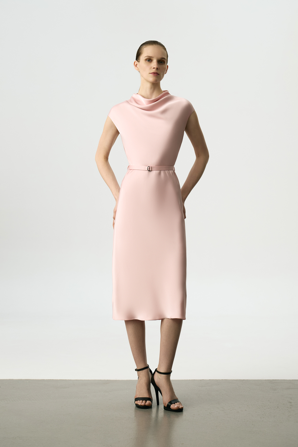 Платье розовое VASSA&Co, пол женский, цвет розовый