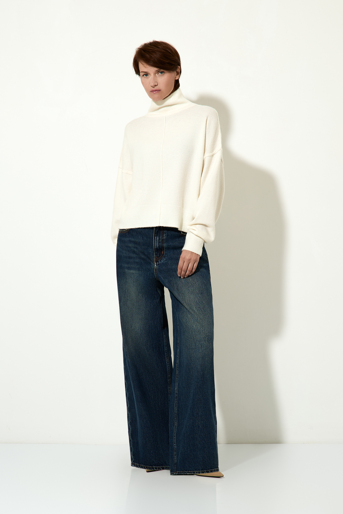 Джинсы широкие VASSA CODE, пол женский, цвет синий