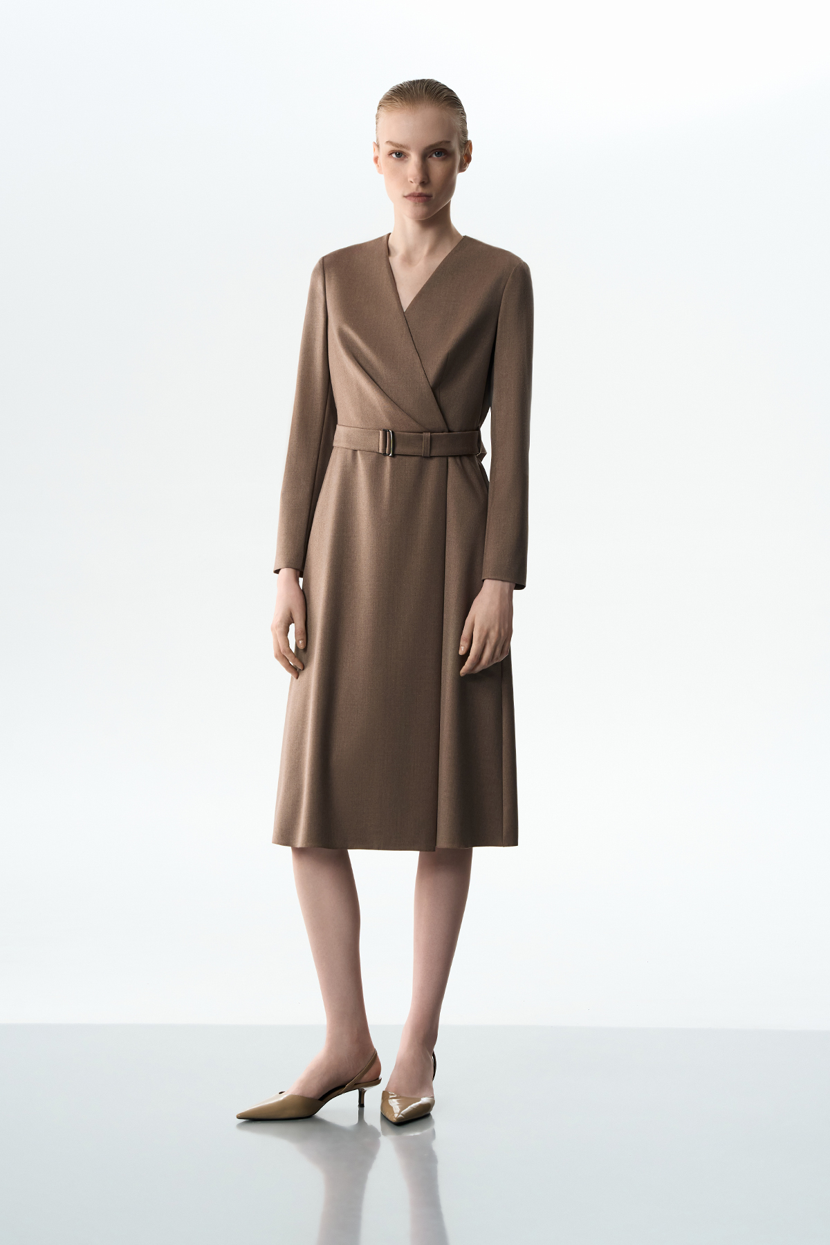 Платье коричневое VASSA&Co, пол female, цвет brown