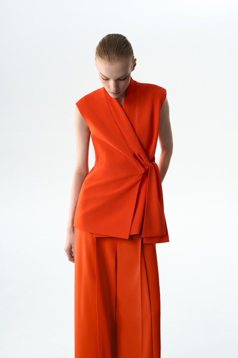 Жилет асимметричный VASSA&Co, пол female, цвет red