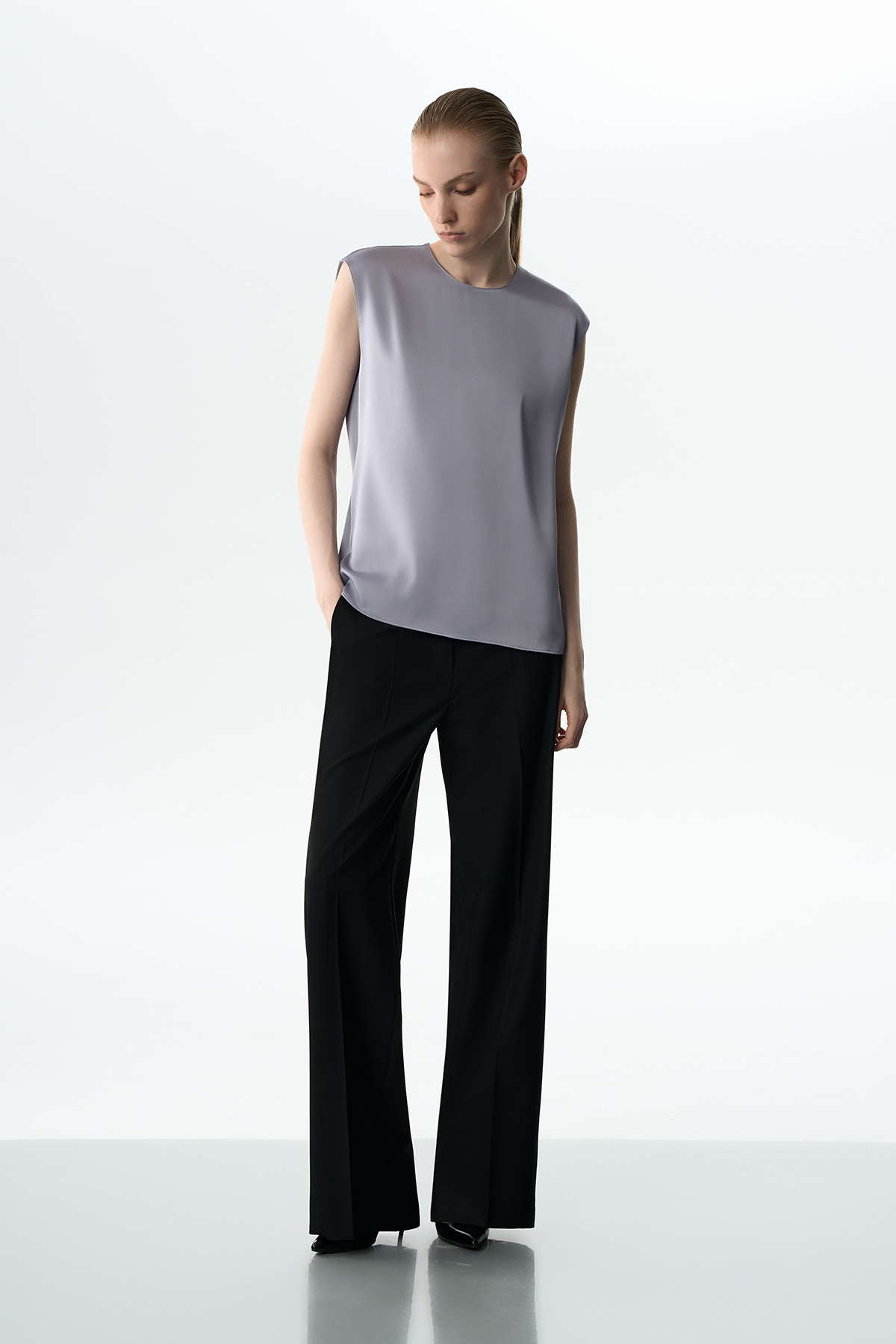 Брюки прямого кроя VASSA&Co, пол female, цвет black