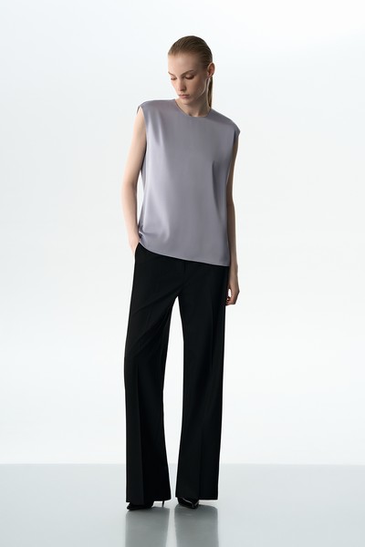 Брюки прямого кроя VASSA&Co, пол female, цвет black