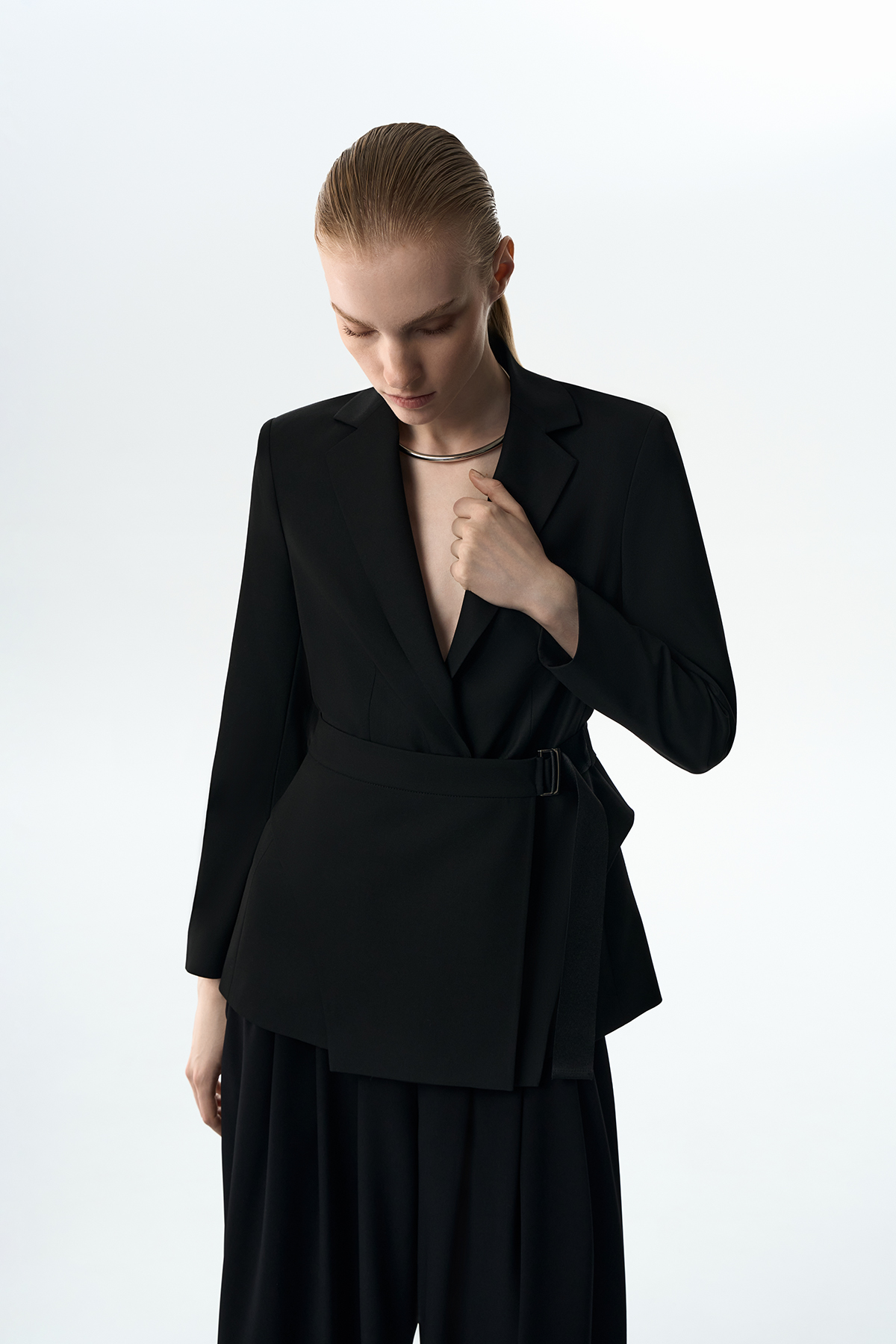 Жакет со съемной баской VASSA&Co, пол female, цвет black