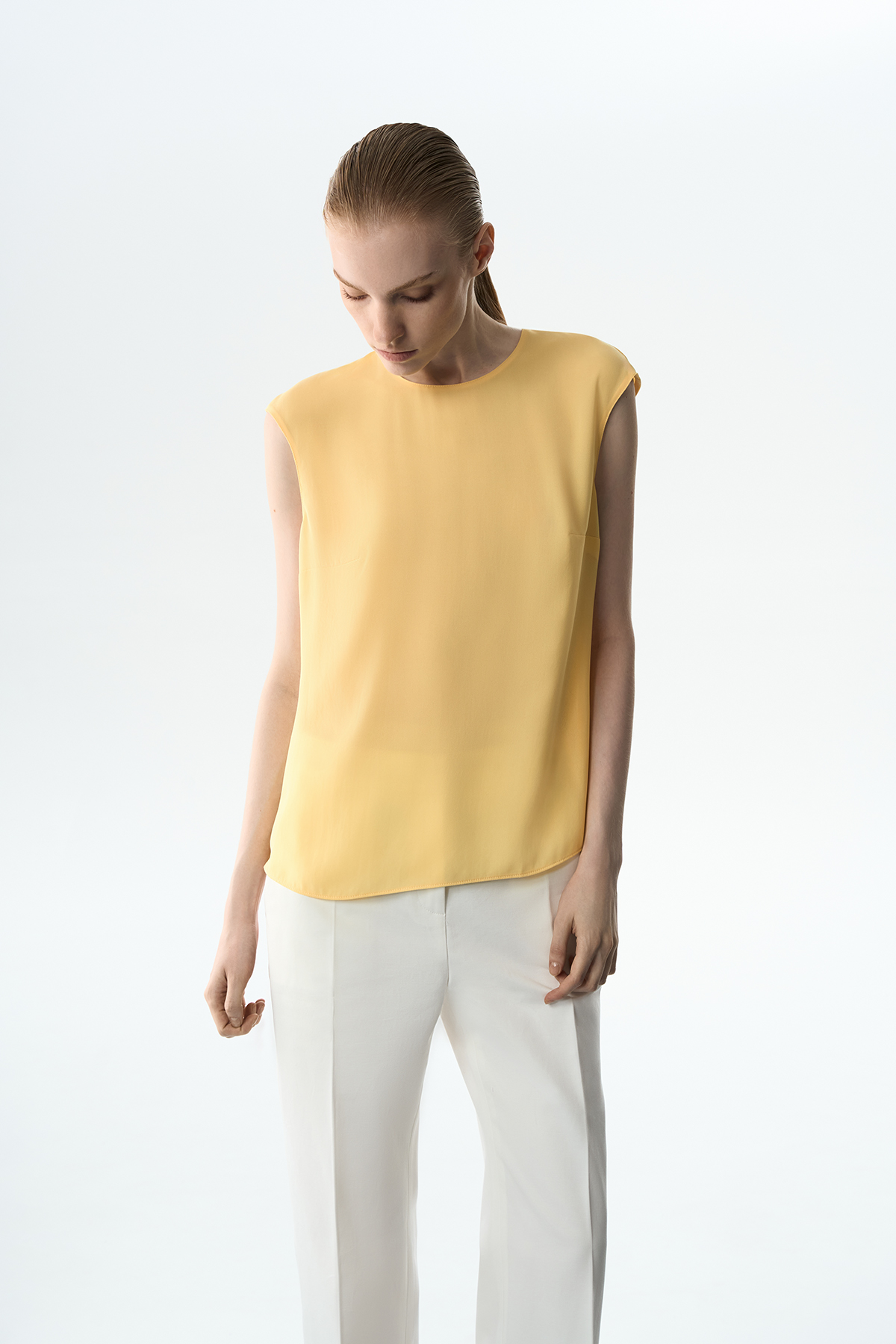 Блузка желтая VASSA&Co, пол female, цвет yellow