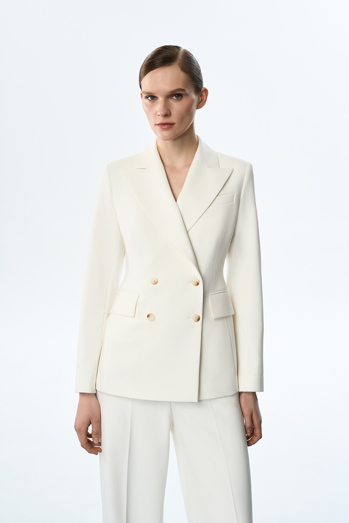 Жакет двубортный белый VASSA&Co, пол женский, цвет белый