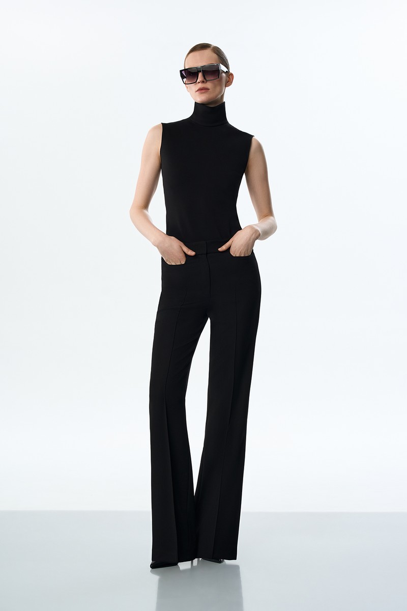 Брюки черные , пол женский, цвет черный