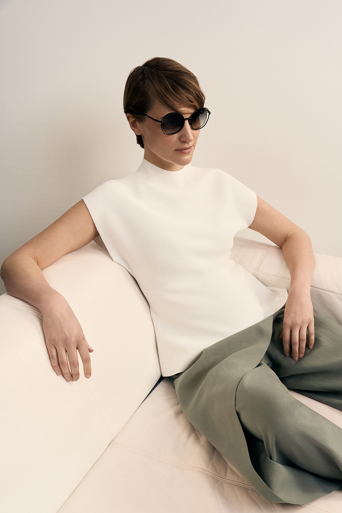 Джемпер с коротким рукавом VASSA CODE, пол female, цвет white