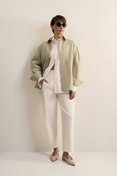 Рубашка оливкового цвета VASSA CODE, пол женский, цвет зеленый