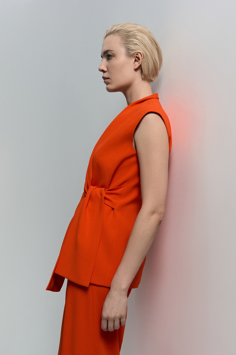 Жилет асимметричный VASSA&Co, пол female, цвет red