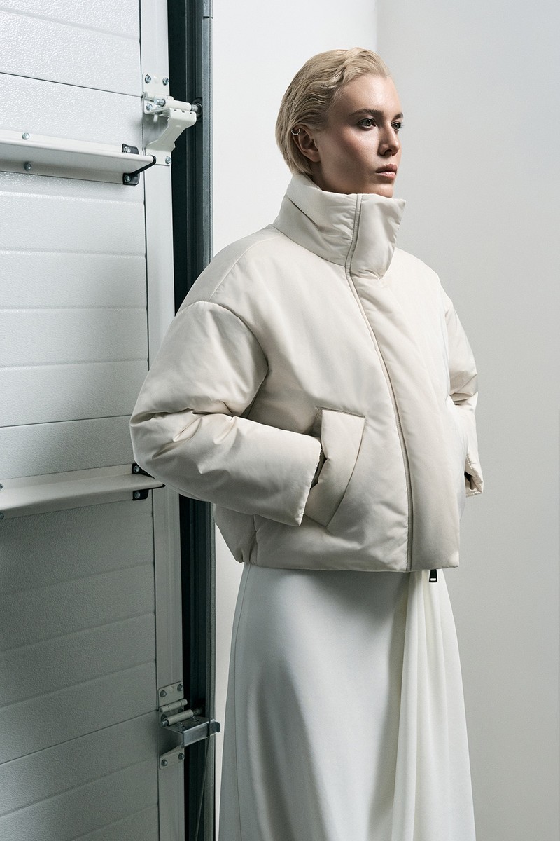 Куртка укороченная VASSA&Co, пол женский, цвет белый