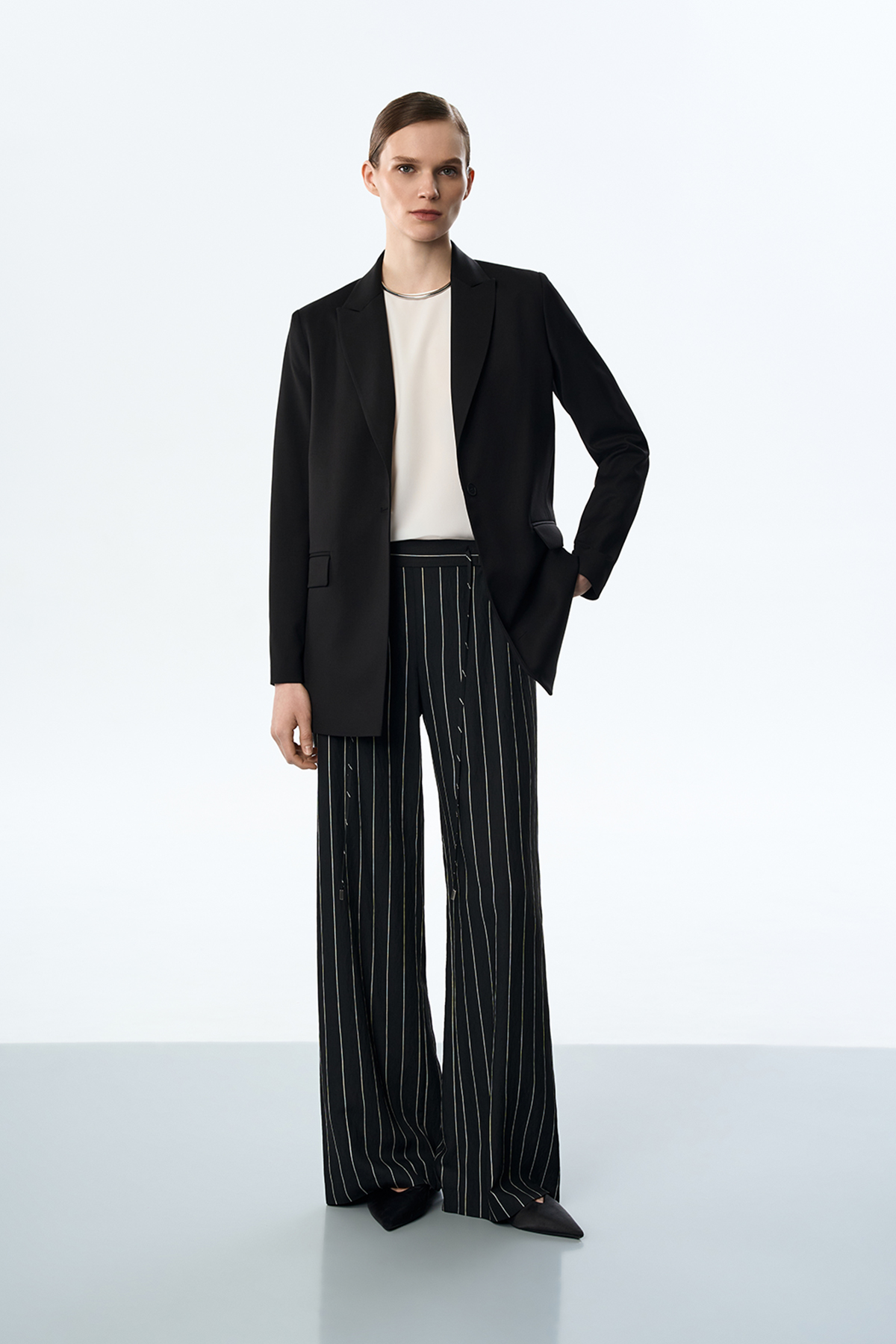 Брюки в полоску VASSA&Co, пол female, цвет black