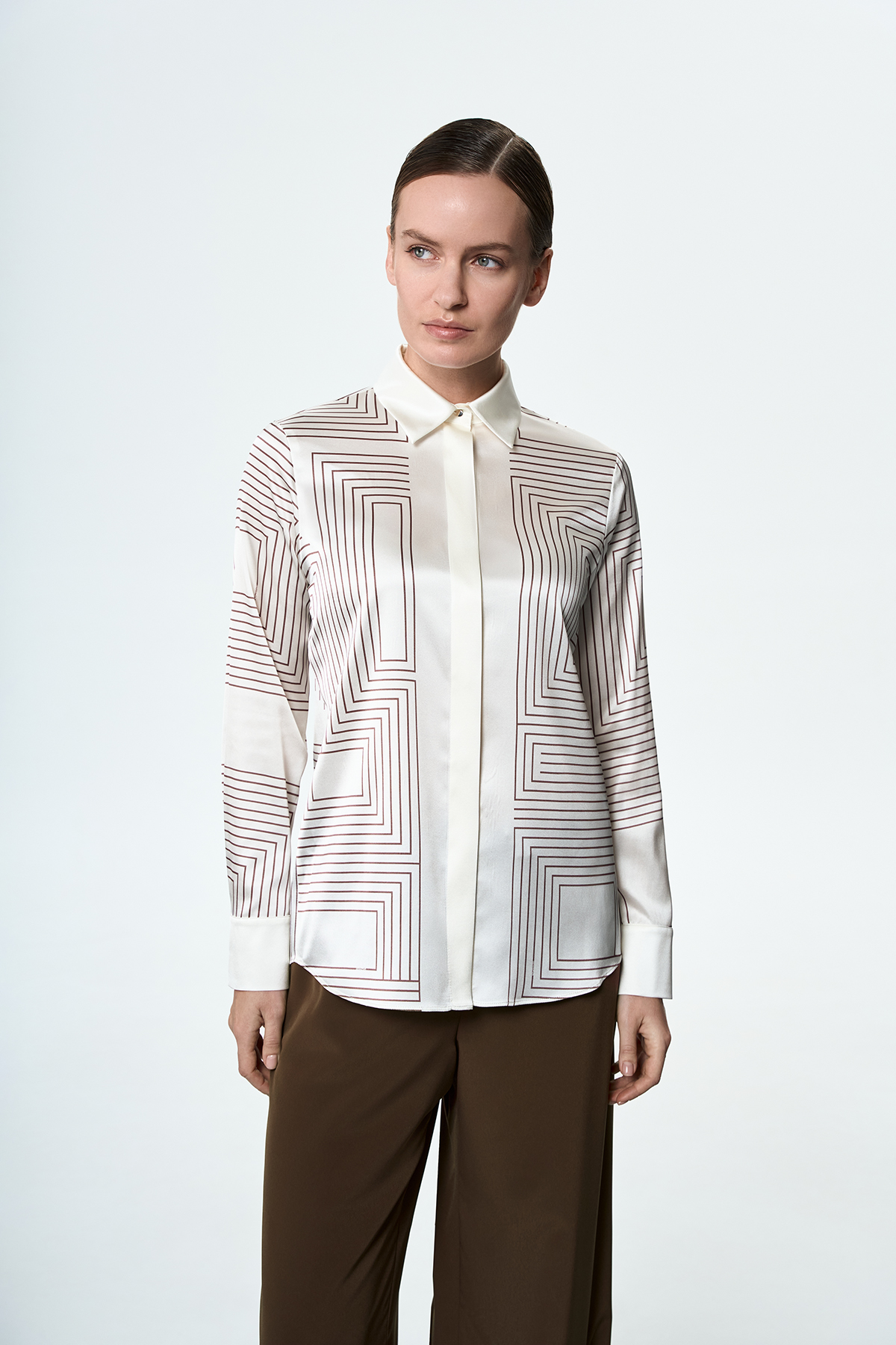 Блузка шёлковая VASSA&Co, пол женский, цвет бежевый