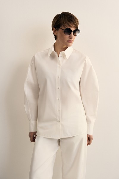 Рубашка белая VASSA CODE, пол female, цвет white