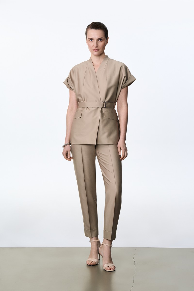 Брюки укороченные VASSA&Co, пол женский, цвет хаки