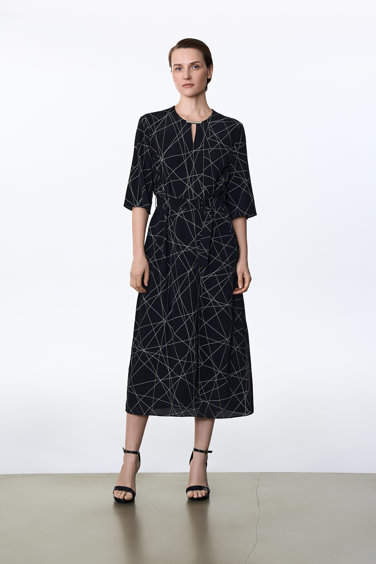 Платье с принтом VASSA&Co, пол женский, цвет черный