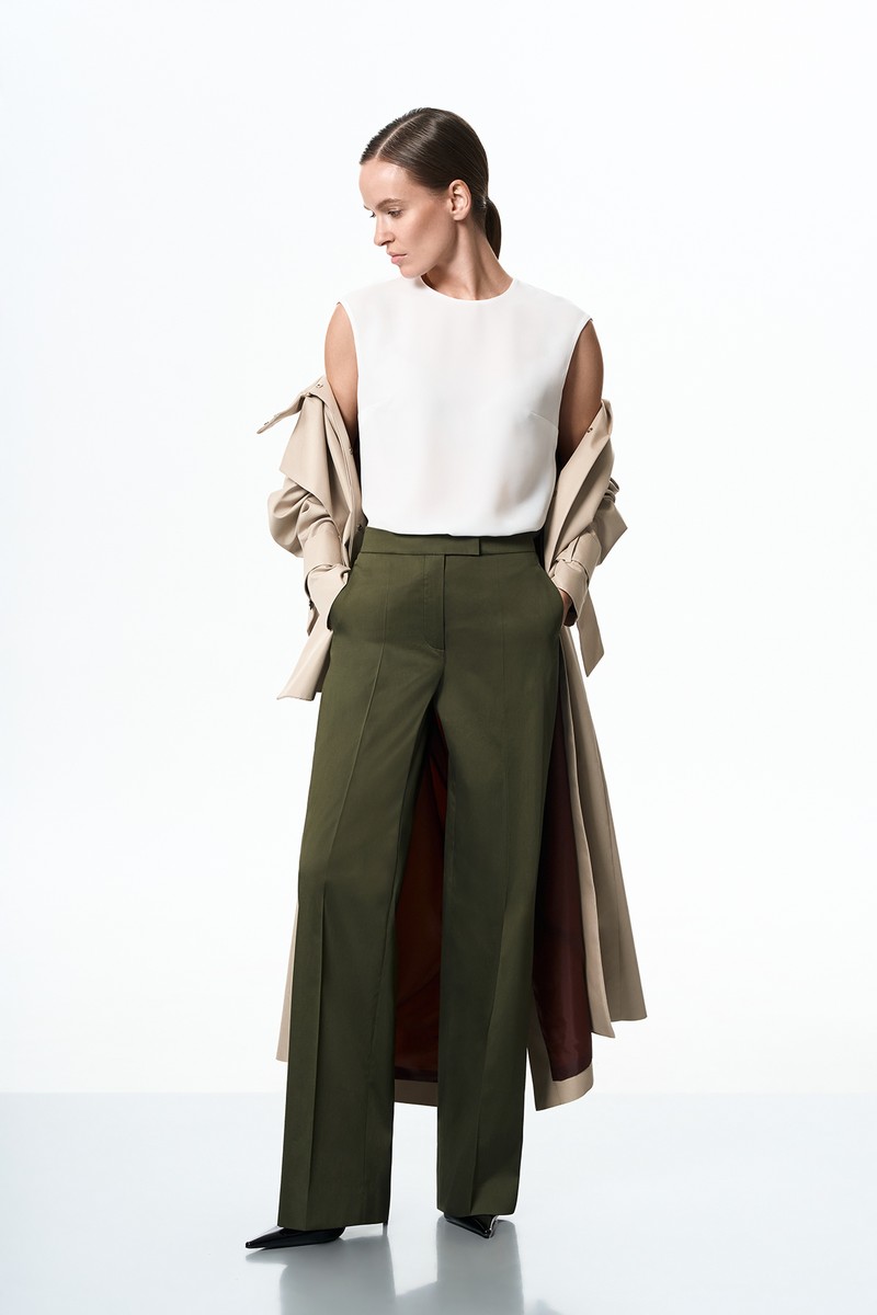 Брюки оливкового цвета VASSA&Co, пол female, цвет зеленый