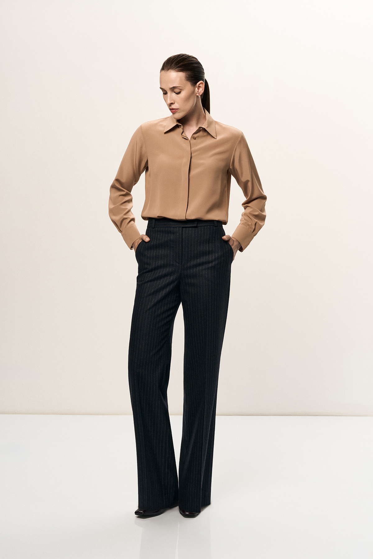 Silk blouse VASSA&Co, пол female, цвет бежевый