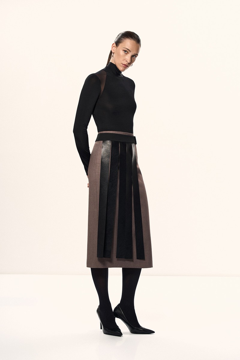 Акцентный пояс с вертикальными элементами VASSA&Co, пол female, цвет black