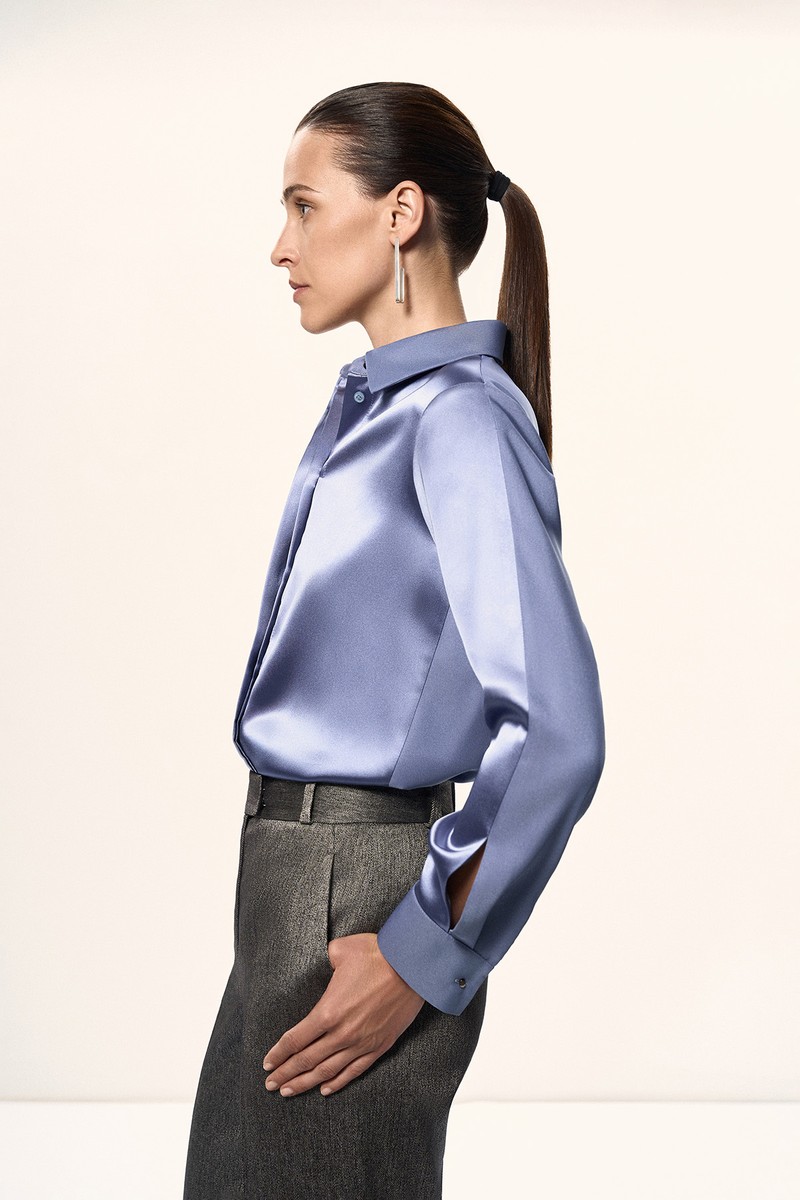 Атласная блузка с контрастом фактур VASSA&Co, пол female, цвет голубой